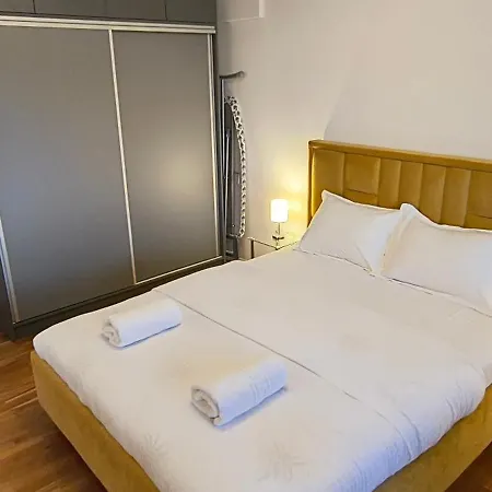 Luxury Intercontinental 4 Bedrooms Old Brand New * Bucarest