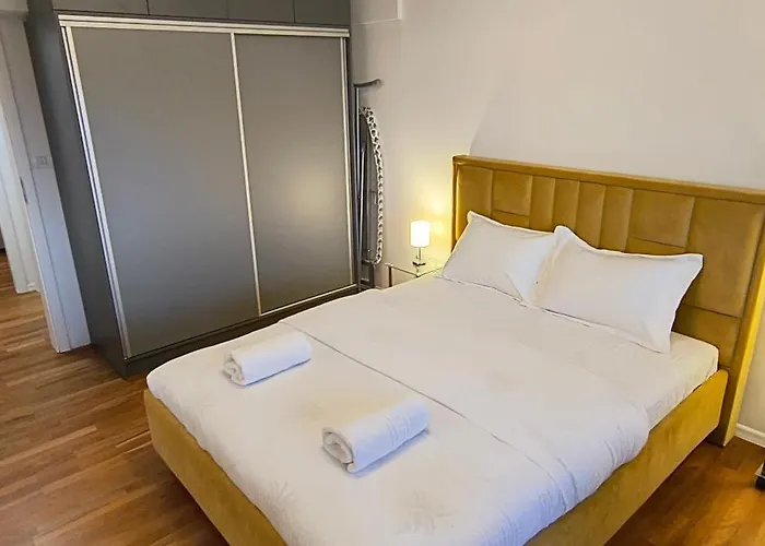 Luxury Intercontinental 4 Bedrooms Old Brand New * Bucarest