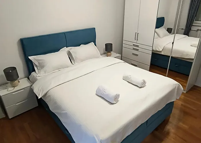 Luxury Intercontinental 4 Bedrooms Old Brand New * Bucarest