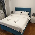 Luxury Intercontinental 4 Bedrooms Old Brand New Бухарест