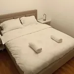 Luxury Intercontinental 4 Bedrooms Old Brand New Апартаменти