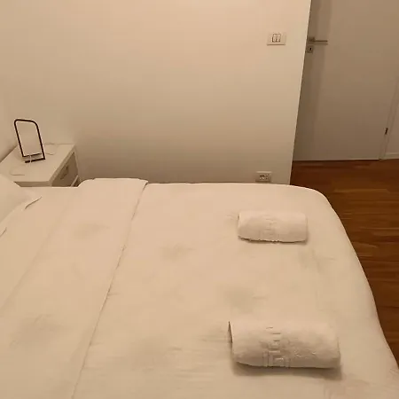 Apartment Luxury Intercontinental 4 Bedrooms Old Brand New Bucharest