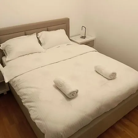 Luxury Intercontinental 4 Bedrooms Old Brand New 公寓