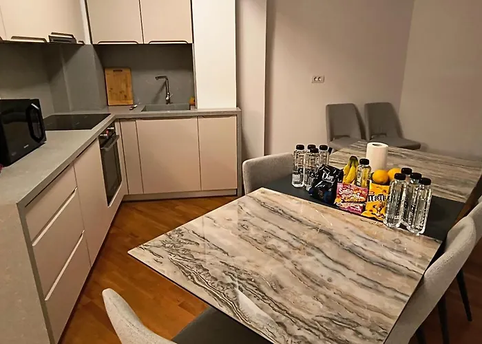 Luxury Intercontinental 4 Bedrooms Old Brand New Lägenhet *