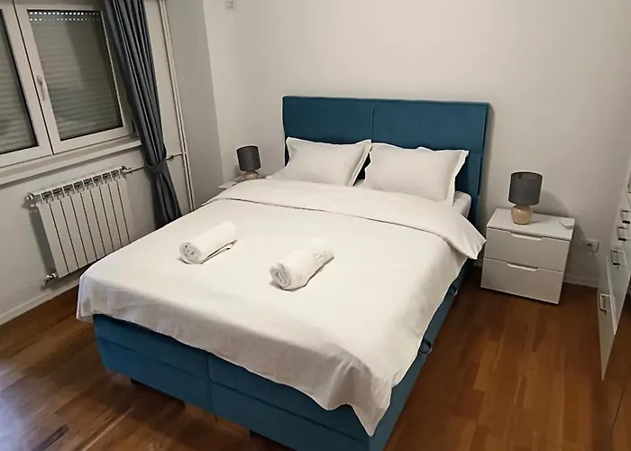 Luxury Intercontinental 4 Bedrooms Old Brand New ブカレスト