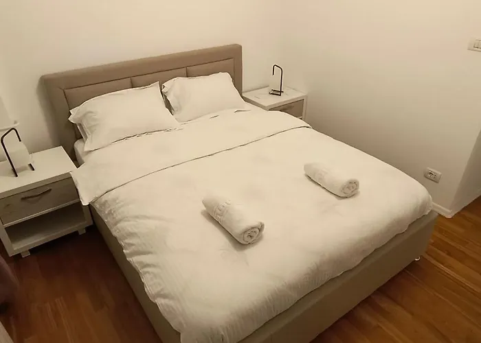 Luxury Intercontinental 4 Bedrooms Old Brand New Apartman