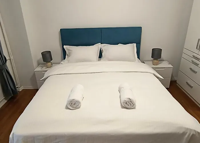 Luxury Intercontinental 4 Bedrooms Old Brand New Bucareste